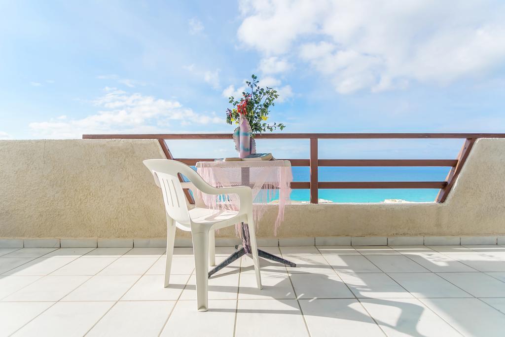 Yiannis Ηotel Foiníkion Exterior photo