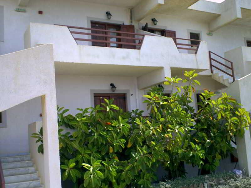 Yiannis Ηotel Foiníkion Exterior photo