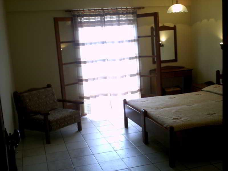 Yiannis Ηotel Foiníkion Exterior photo