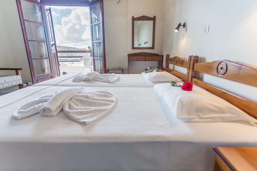 Yiannis Ηotel Foiníkion Exterior photo